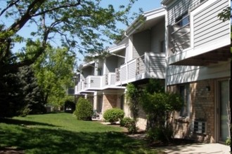 Cherry Tree Crossing in Madison, WI - Foto de edificio - Building Photo