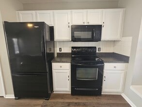 210 Hepworth Way in Wilmington, NC - Building Photo - Building Photo