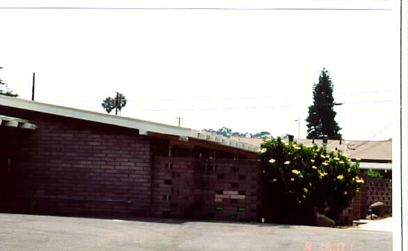 314-318 322 N Palm Ave in Santa Paula, CA - Building Photo - Building Photo