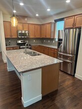 5617 Antique Rose Way in Riverbank, CA - Building Photo - Building Photo