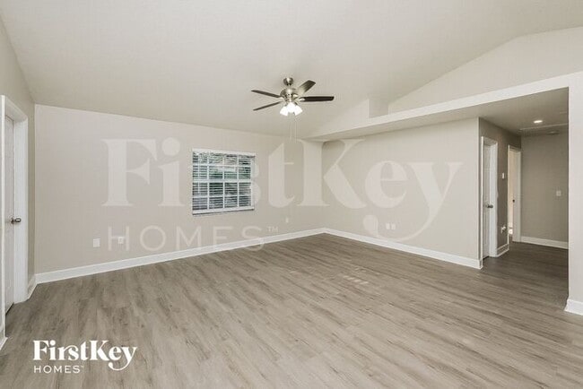 5322 Plum Ave in Seffner, FL - Foto de edificio - Building Photo