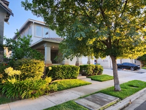 2400 Tamalpais Ave in Brentwood, CA - Building Photo - Building Photo