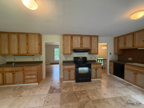 4250 E Lake Rd in Hamilton, NY - Building Photo - Building Photo