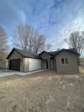 2011 18th St in Heyburn, ID - Building Photo - Building Photo