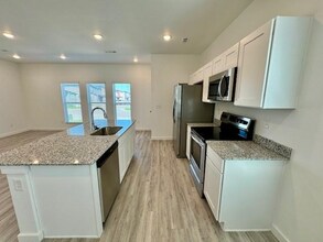 661 St Charles Pl in Bentonville, AR - Building Photo - Building Photo