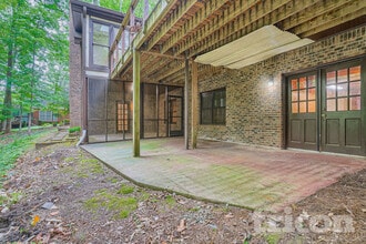 2360 Kimbrough Ct in Atlanta, GA - Foto de edificio - Building Photo