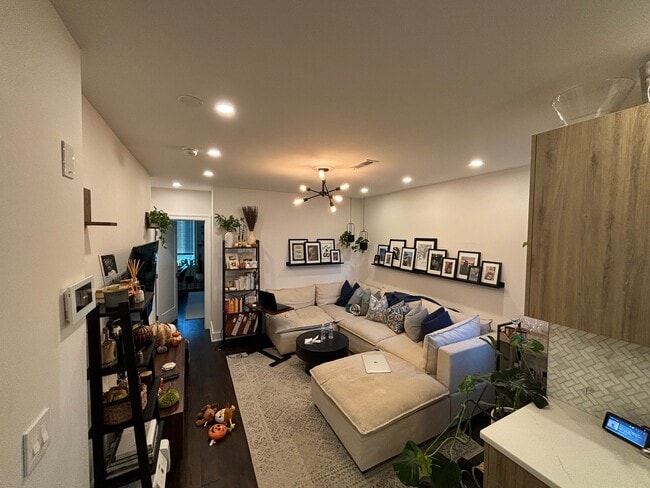 623 Fitzwater St, Unit 301