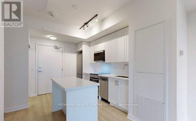 15-2415 Ellerslie Ave in Toronto, ON - Building Photo - Building Photo