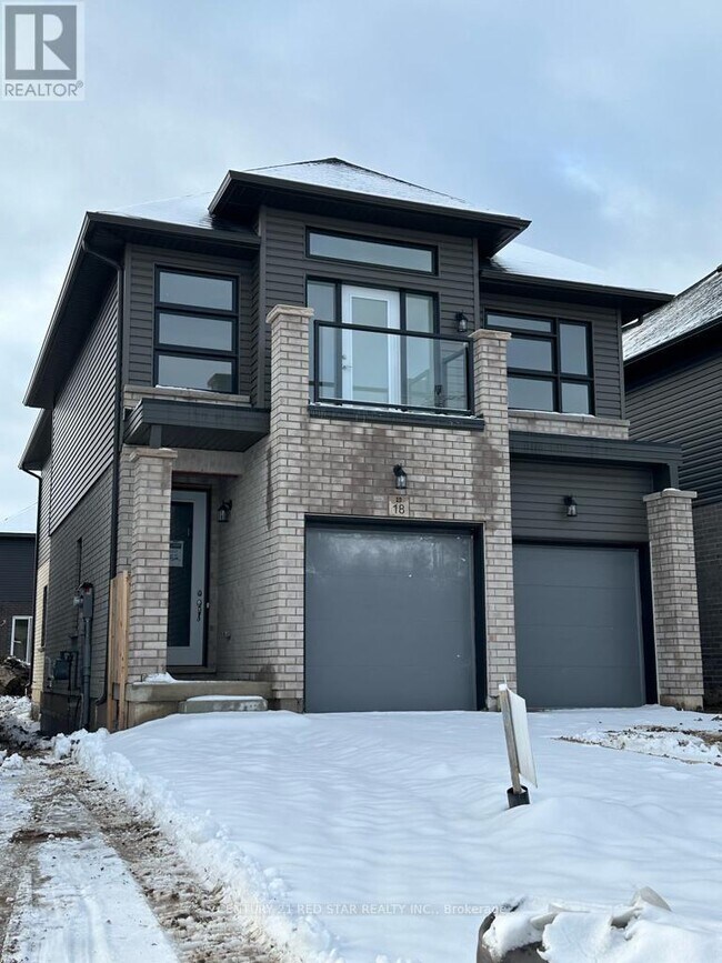 18 Bradley Ave in Welland, ON - Building Photo - Building Photo