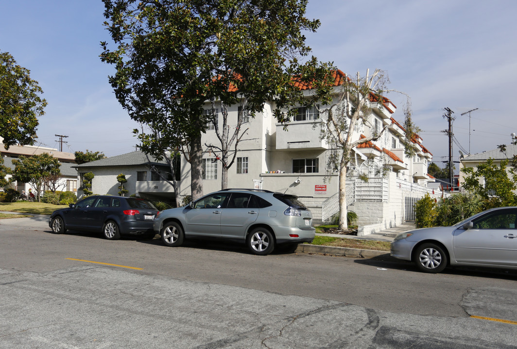 306 N Howard St in Glendale, CA - Foto de edificio