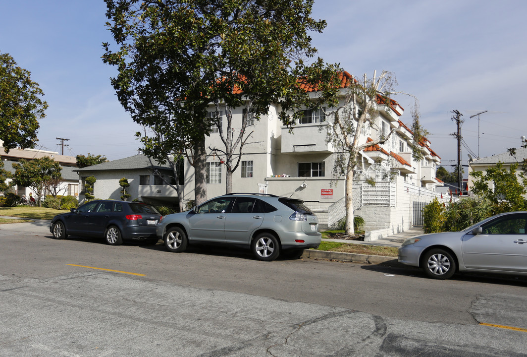 306 N Howard St in Glendale, CA - Building Photo