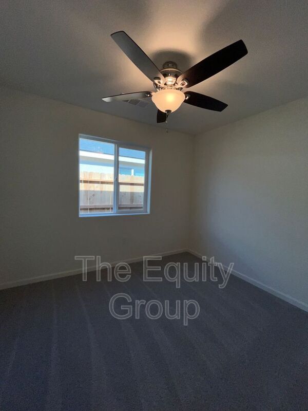 7031 W Wren Ave in Visalia, CA - Building Photo - Building Photo