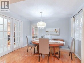 6064 Gemini Crescent in Mississauga, ON - Building Photo - Building Photo