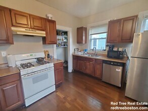 77 Walnut St, Unit 1 in Brookline, MA - Building Photo - Building Photo