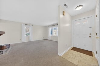 1306 Nutmeg Dr in Carmel, NY - Building Photo - Building Photo