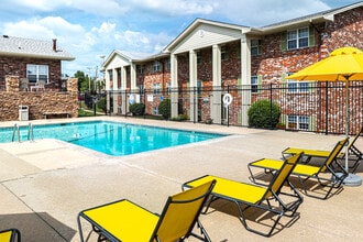 Columbia Crossing in Columbia, MO - Building Photo - Building Photo