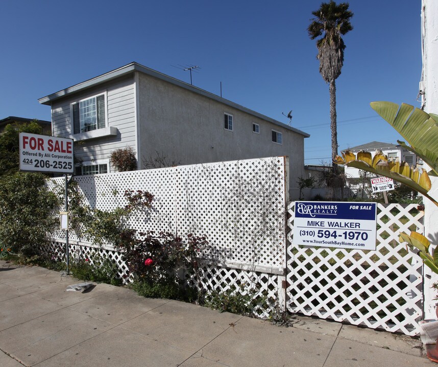 903 S Catalina Ave in Redondo Beach, CA - Foto de edificio