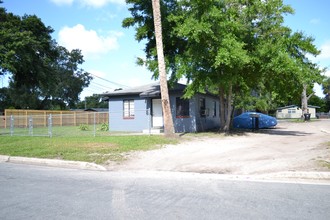 McFall Apartments in Orlando, FL - Building Photo - Building Photo