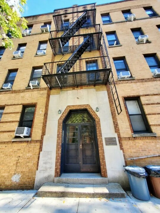 3053 29th St in Astoria, NY - Building Photo