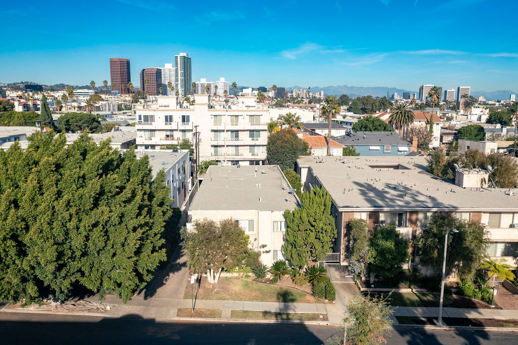 1338 S Carmelina Ave in Los Angeles, CA - Building Photo