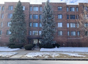 110 S Dunton Ave, Unit 3C in Arlington Heights, IL - Building Photo