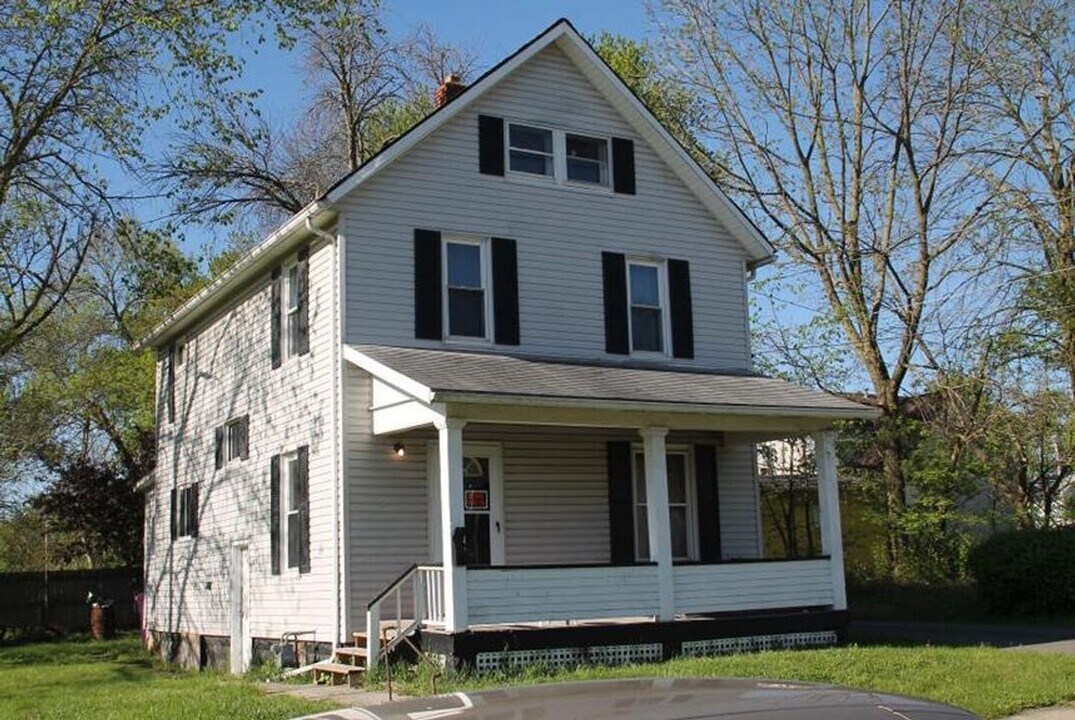 247 Johns Park in Mansfield, OH - Building Photo