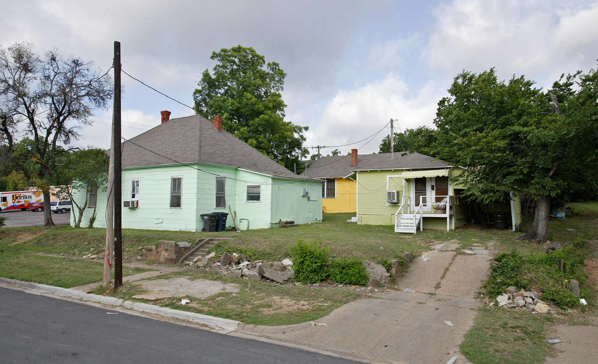 504 NW 25th St in Fort Worth, TX - Building Photo