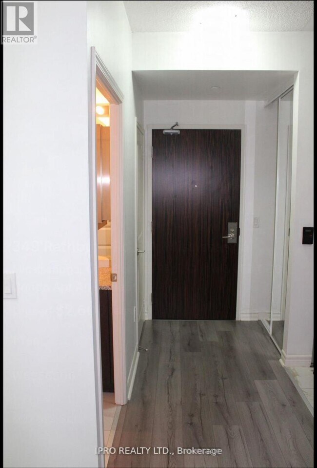 349-349 Rathburn Rd W in Mississauga, ON - Building Photo - Building Photo