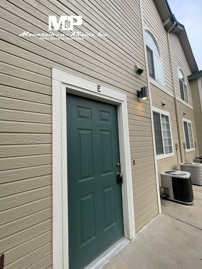 property at 3002 W Elizabeth St