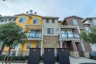 833 Tranquility Cir, Unit 3 in Livermore, CA - Building Photo