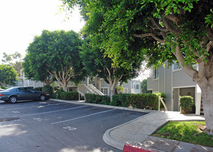 Sandpiper Cove in Oceanside, CA - Building Photo - Building Photo