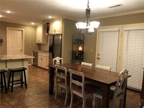 1320 E Ash St in Fayetteville, AR - Building Photo - Building Photo