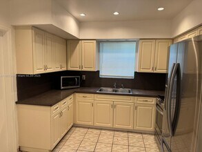 15195 NE 2nd Ave in Miami, FL - Building Photo - Building Photo