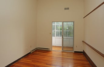 G Properties at Park Place, LLC in Troy, NY - Building Photo - Interior Photo