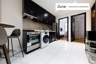 Private bedroom in 4 bed/3 bath Home in New York, NY - Building Photo - Building Photo