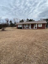 2197 Alamac Rd in Lumberton, NC - Building Photo