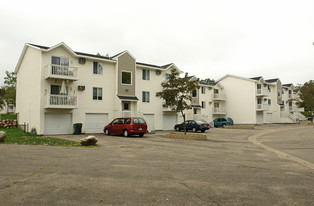 945 Wescott Trl Apartments