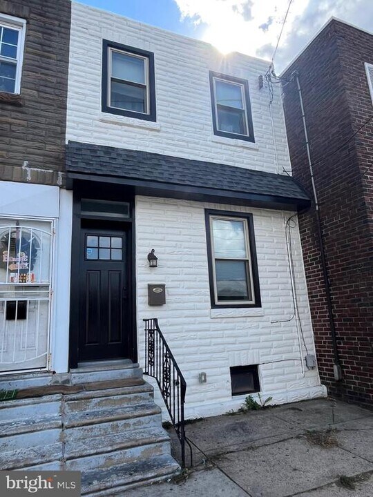 3033 Janney St in Philadelphia, PA - Building Photo