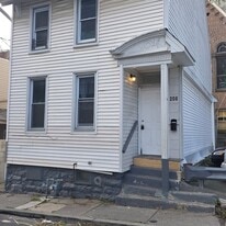 208 N Church St in Allentown, PA - Building Photo