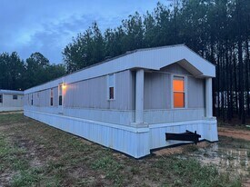 1854 Covington Ln NE in Brookhaven, MS - Building Photo