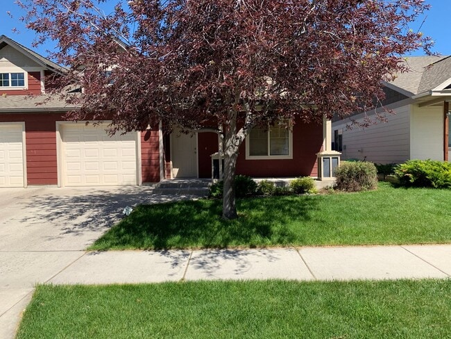 property at 774 Forest Glen Dr