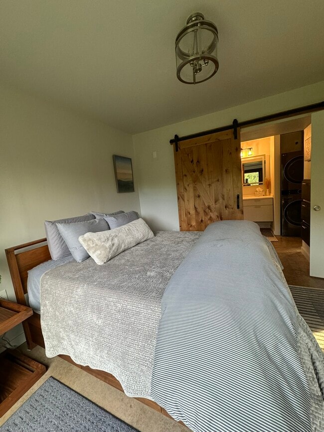 50 Patchen Rd in South Burlington, VT - Foto de edificio - Building Photo