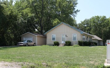 Glendana Estates in Lee's Summit, MO - Building Photo - Building Photo