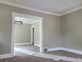 1830 Mannering Rd in Cleveland, OH - Building Photo