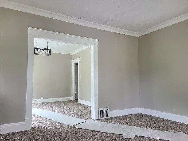 1830 Mannering Rd in Cleveland, OH - Building Photo