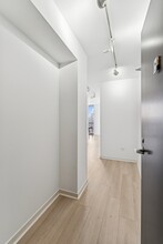 200 W Grand Ave in Chicago, IL - Building Photo - Building Photo