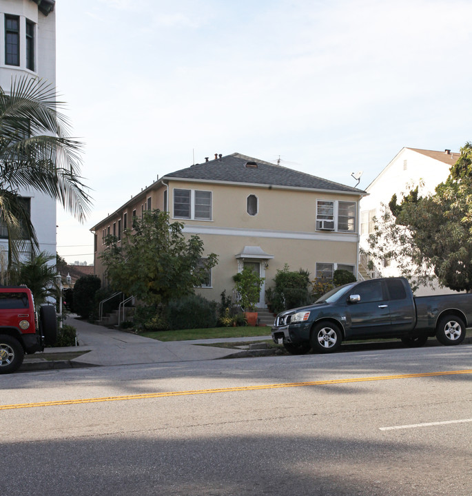 2045-2049 N Vermont Ave in Los Angeles, CA - Building Photo