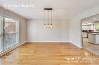 1245 Wild Rose Ln in Lake Forest, IL - Building Photo - Building Photo