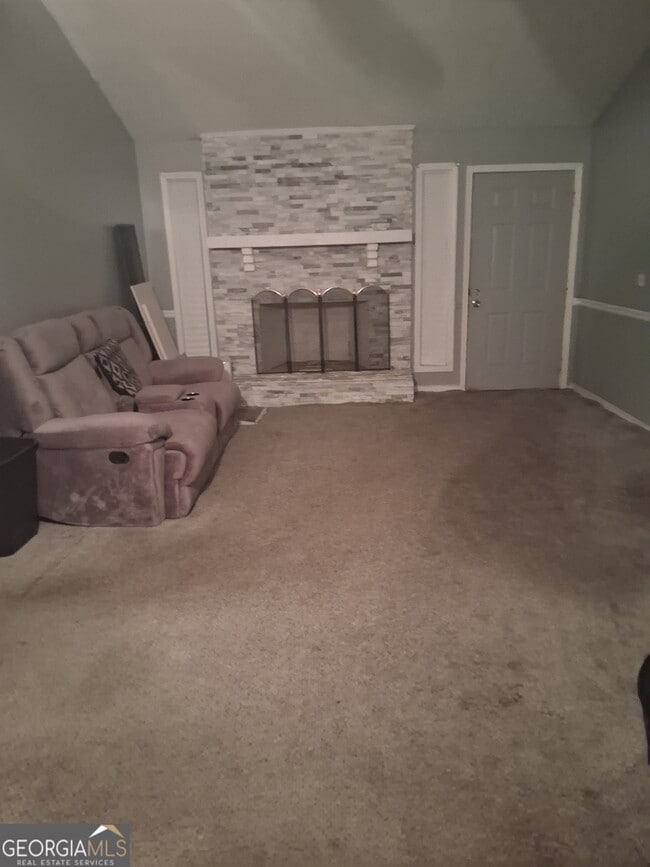 property at 1376 Country Ln Way NE