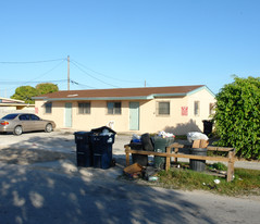 848 NW 10th St Apartamentos